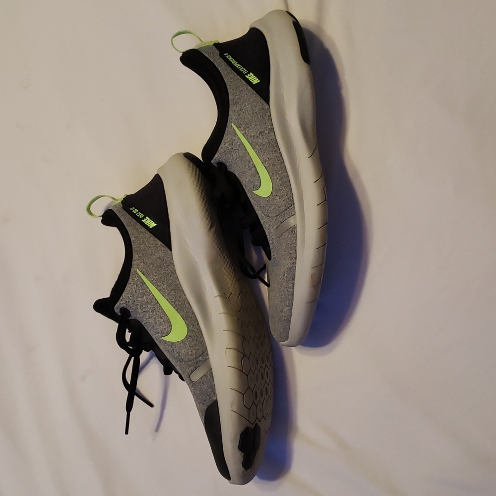 Nike Flex Experience 8